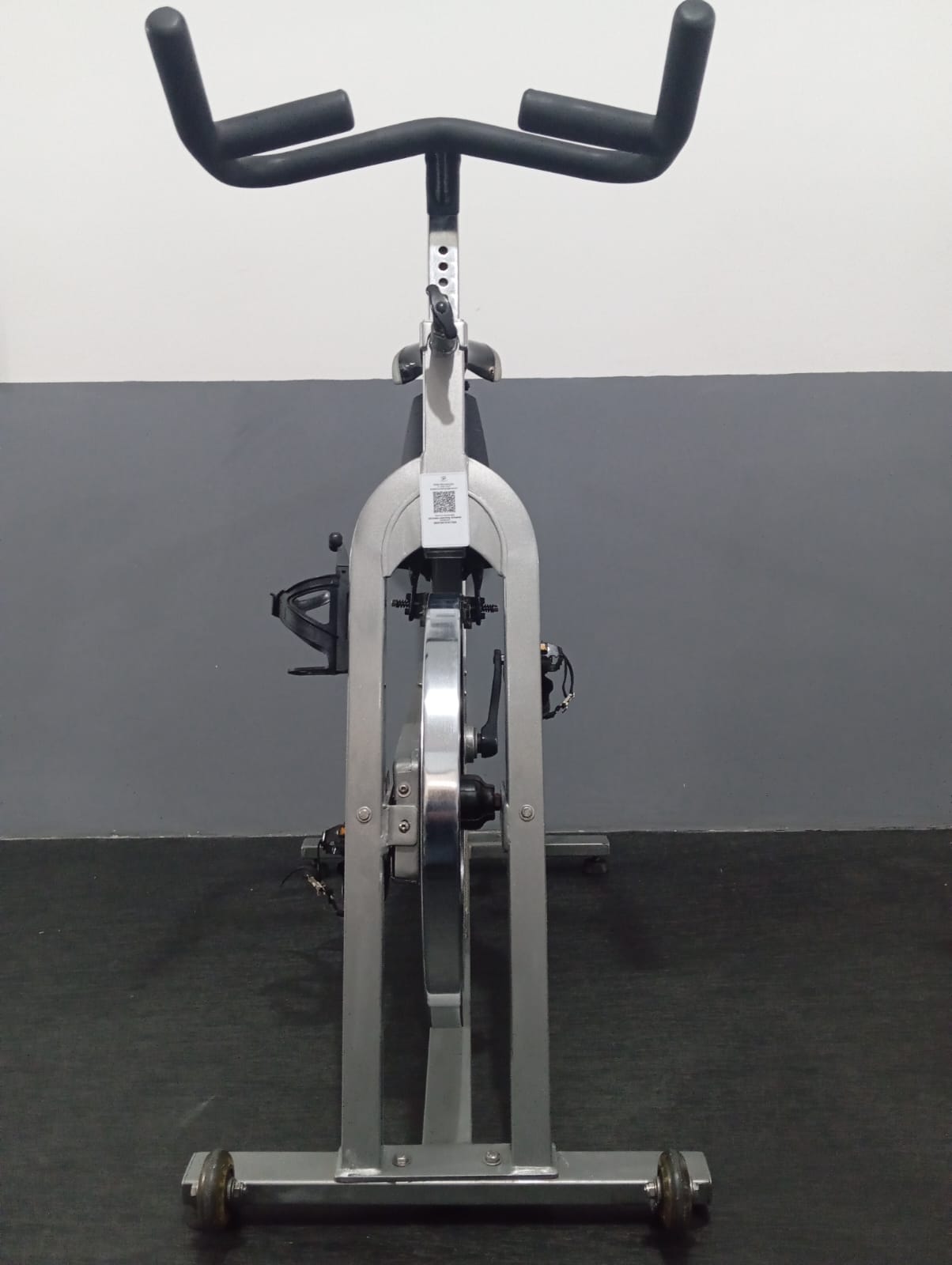 Equipamento de musculação após revisão completa