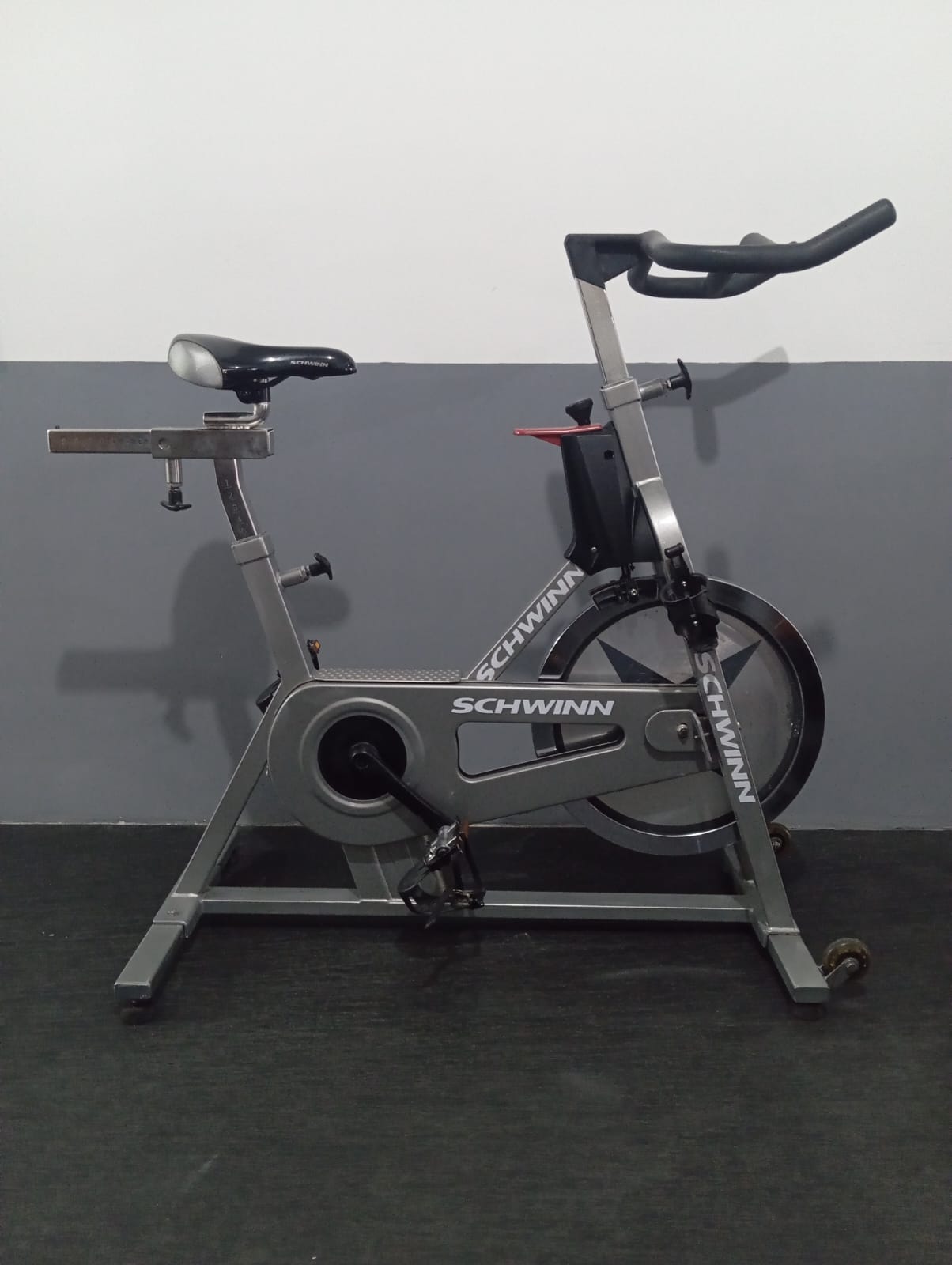 Equipamento de musculação após revisão completa
